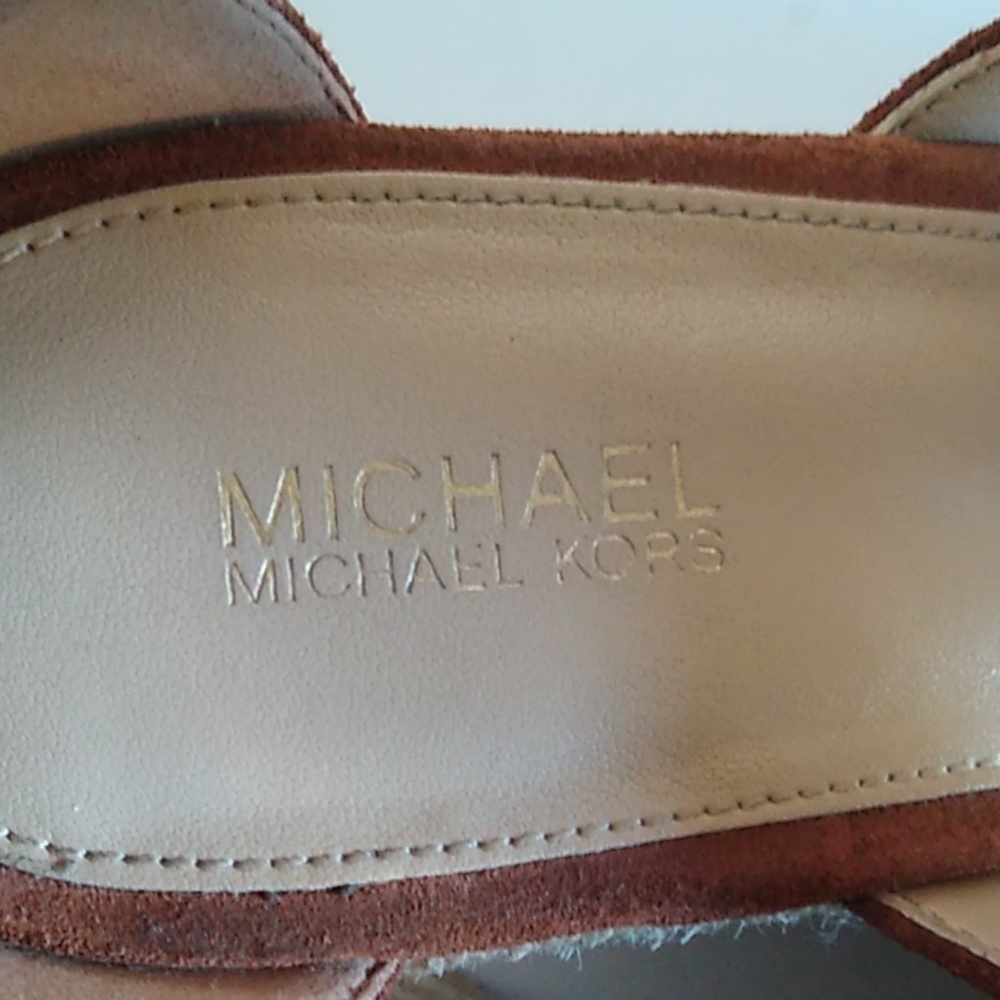 Micheal Kors Damita Brown and Gold Wedges - Picture 4 of 7